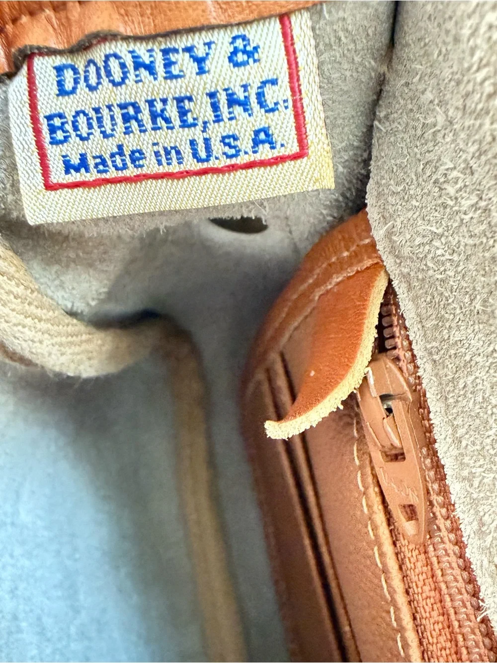 Vintage Dooney & Bourke AWL Overland Bag Taupe Tan Crossbody R52 USA